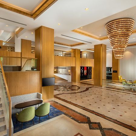 ฮอลิเดย์ อินน์ อัครา เอ็มจีโร้ด ภายนอก รูปภาพ Lobby