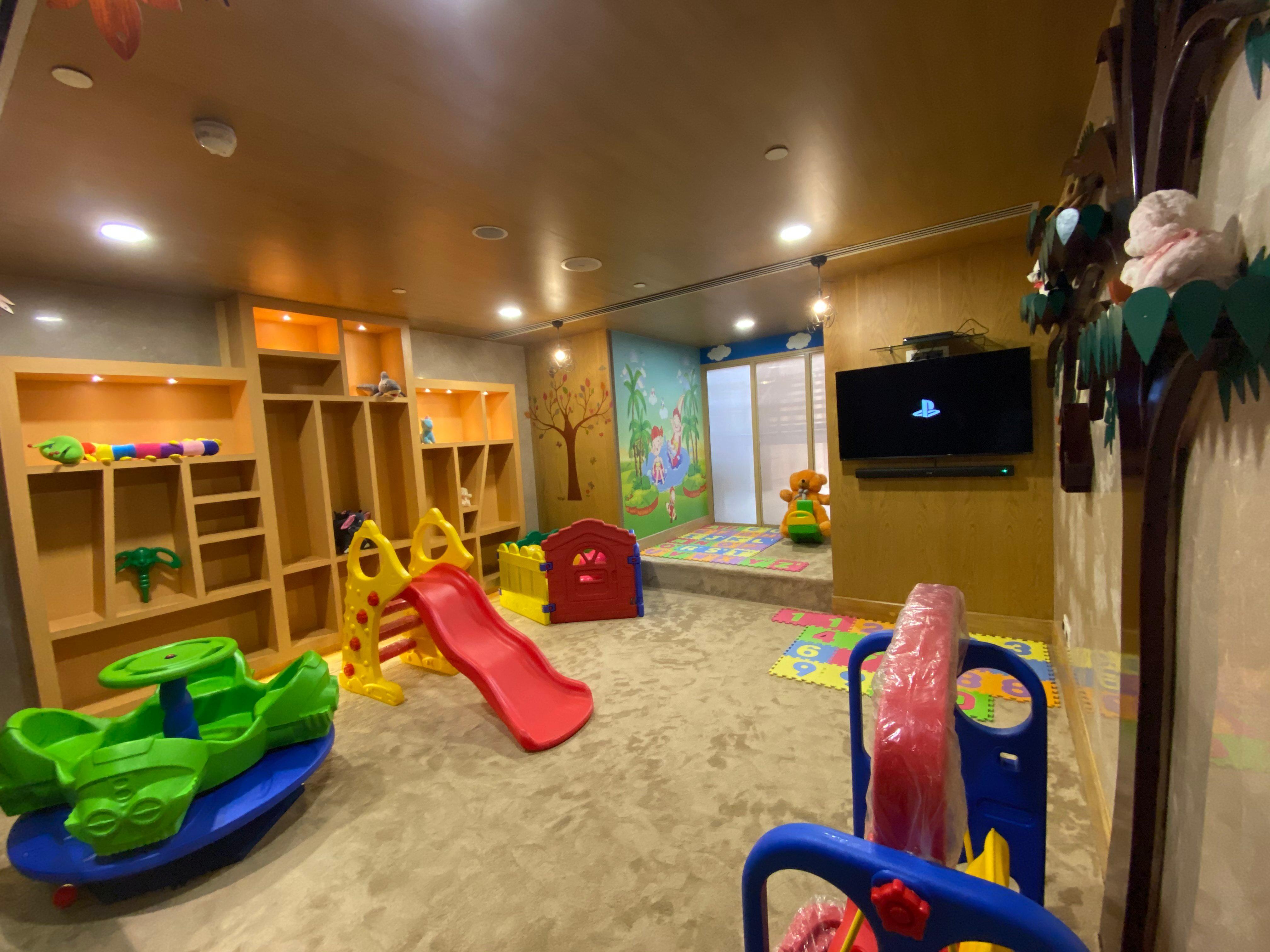 ฮอลิเดย์ อินน์ อัครา เอ็มจีโร้ด ภายนอก รูปภาพ The children's club at the hotel
