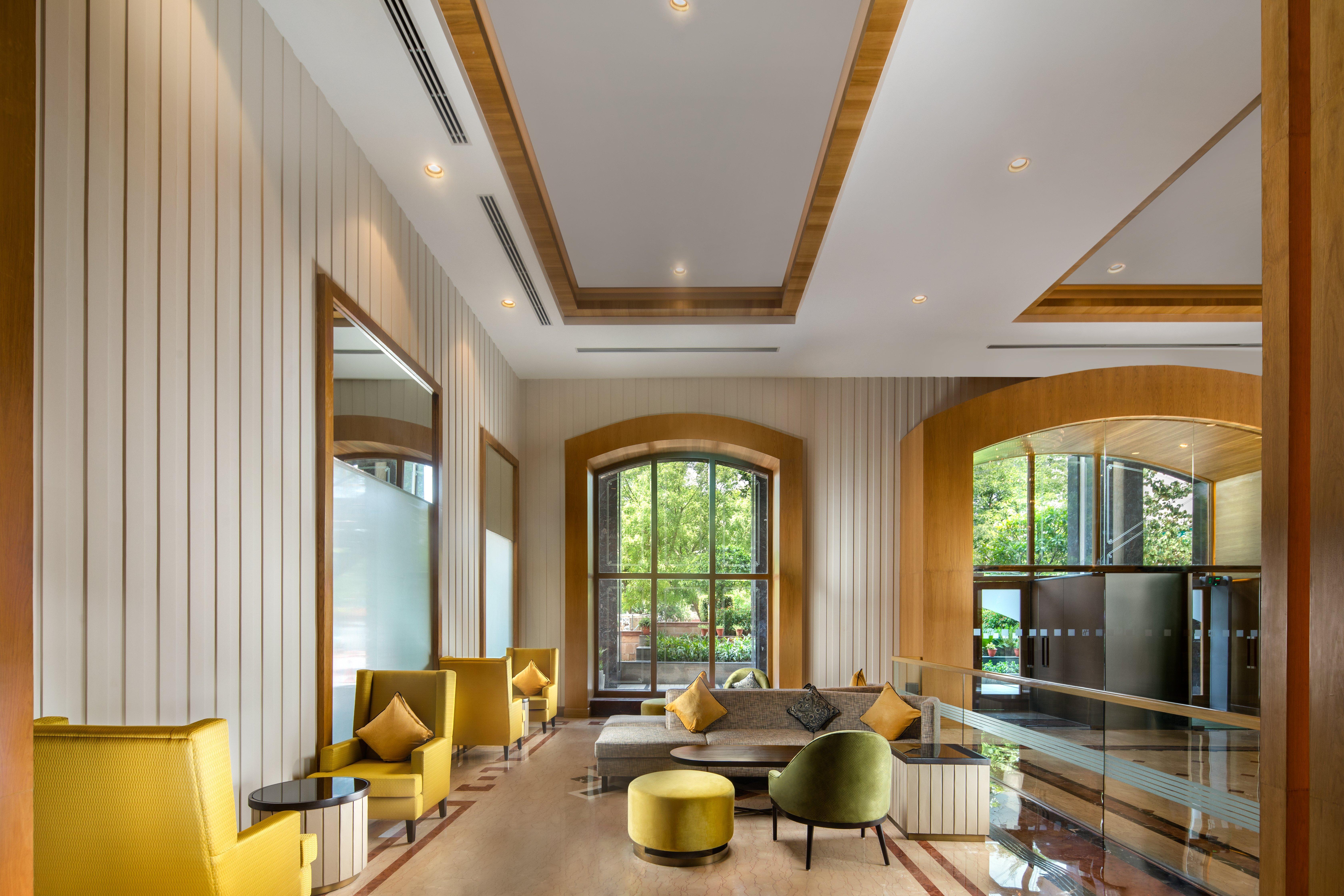 ฮอลิเดย์ อินน์ อัครา เอ็มจีโร้ด ภายนอก รูปภาพ The lobby of the hotel