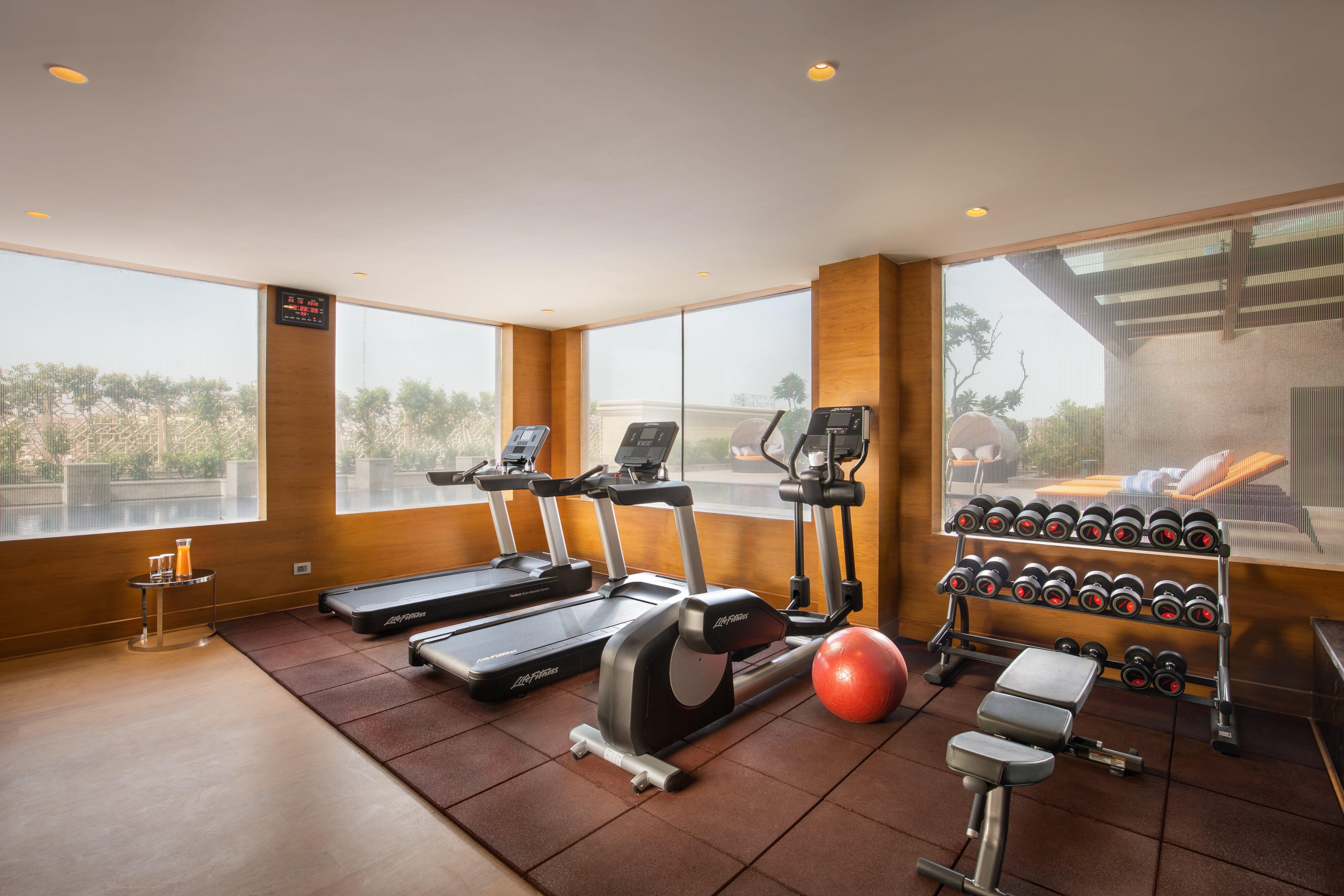ฮอลิเดย์ อินน์ อัครา เอ็มจีโร้ด ภายนอก รูปภาพ The gym at the hotel