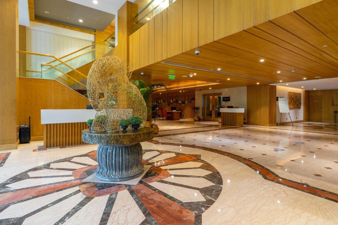 ฮอลิเดย์ อินน์ อัครา เอ็มจีโร้ด ภายนอก รูปภาพ Lobby